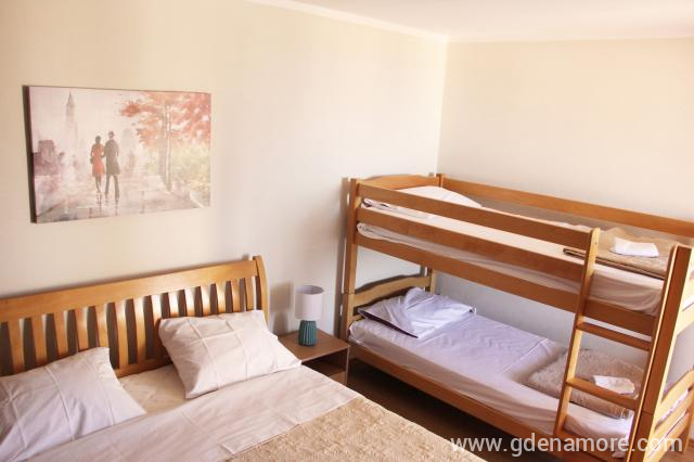 2. III ČETVOROKREVETNA u  M Apartments 2, privatni smeštaj u mestu Dobre Vode, Crna Gora